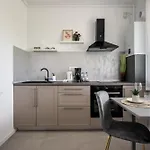 Urban Zen Elegant & Terrace & Parking Apartment Bucharest