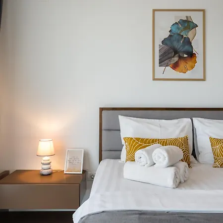 Urban Zen Elegant Apartment&terrace&parking * Bukarest