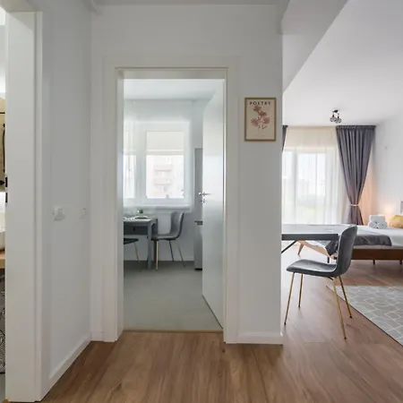 Urban Zen Elegant & Terrace & Parking Apartment Bucharest
