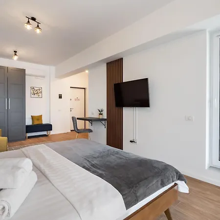 Urban Zen Elegant & Terrace & Parking Βουκουρέστι