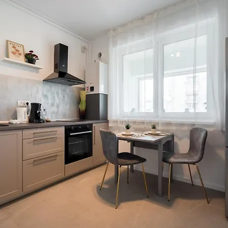 Urban Zen Elegant & Terrace & Parking Βουκουρέστι