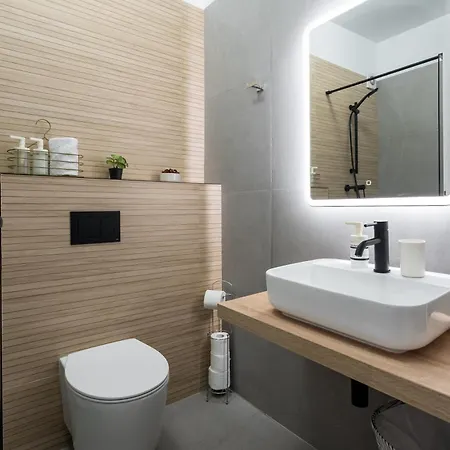 Urban Zen Elegant & Terrace & Parking Бухарест