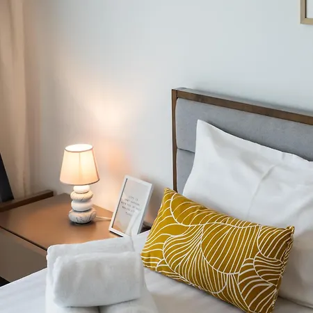 Urban Zen Elegant & Terrace & Parking