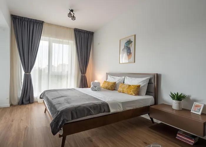 Urban Zen Elegant & Terrace & Parking 부쿠레슈티