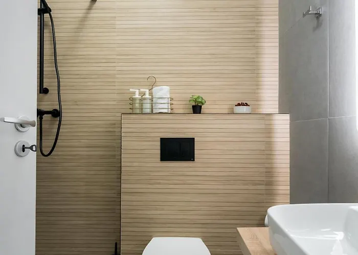 Urban Zen Elegant & Terrace & Parking * 부쿠레슈티