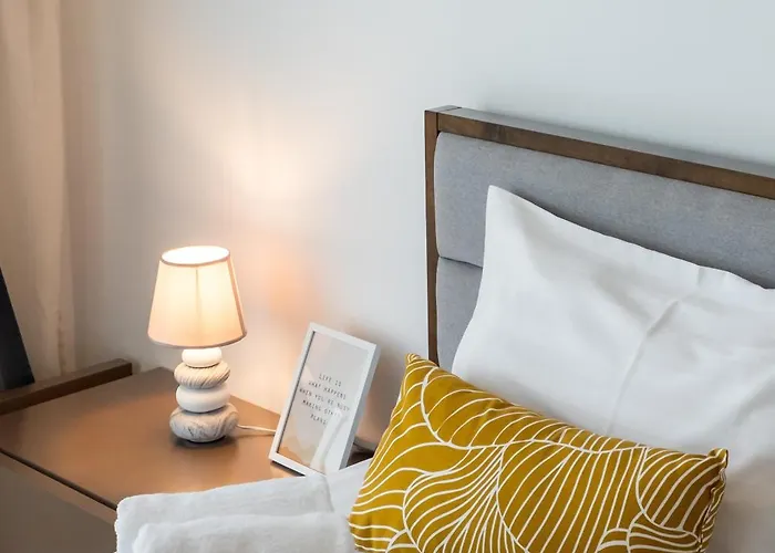 Urban Zen Elegant & Terrace & Parking