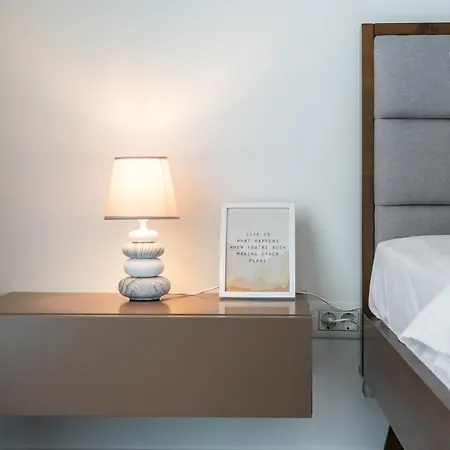 Apartman Urban Zen Elegant & Terrace & Parking