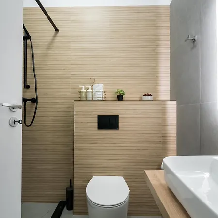 Urban Zen Elegant & Terrace & Parking * Bukarest